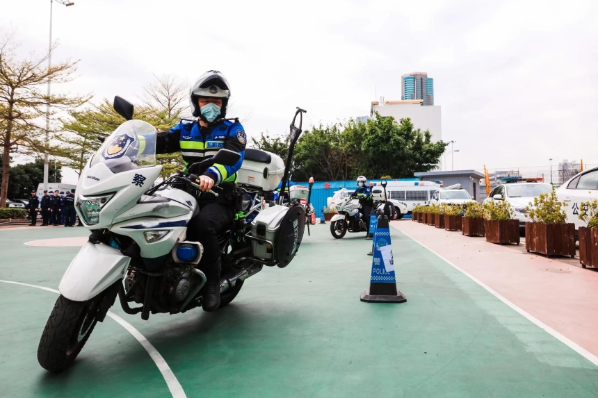 摩托車(chē)駕駛技能訓(xùn)練。深圳市公安局供圖