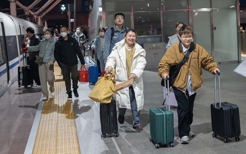 2025春運(yùn)深圳鐵路預(yù)計(jì)發(fā)送旅客1117萬(wàn)人次